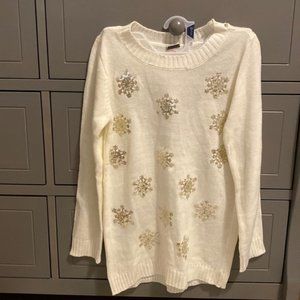 cute sweater w/ snowflakes!